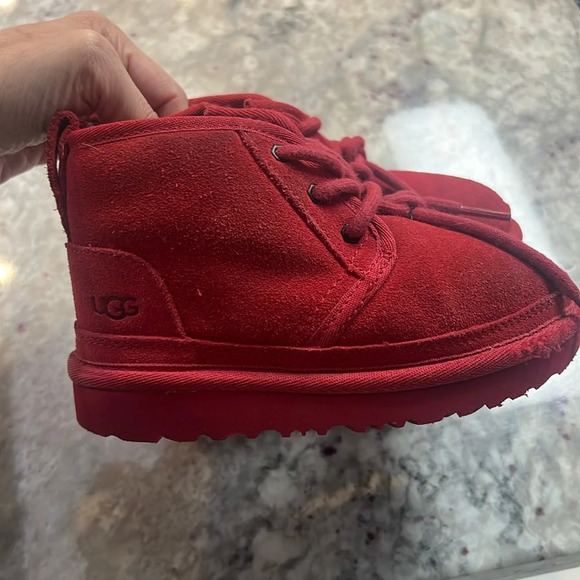 COPY - Ugg Neumel children’s size 10 - Picture 1 of 7